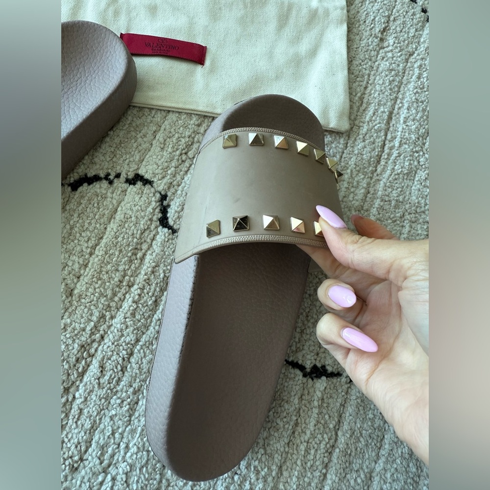VALENTINO GARAVANI ROCKSTUD RUBBER SLIDES SIZE 37 - Picture 9 of 11